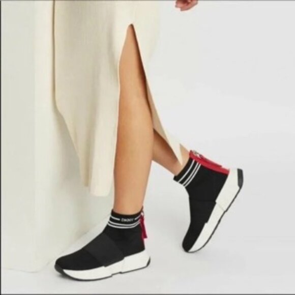 NWOT DKNY Black Red High Top Marini Slip-On Sneaker Size 7.5 - Picture 1 of 6